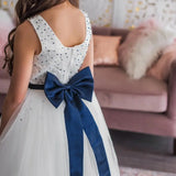 Weißes, marineblaues Blumenmädchenkleid, Geburtstagskleid, marineblaue Perlen, Tüllkleider, knöchellang, für Hochzeiten, Prinzessinnenkleider für Kleinkinder 