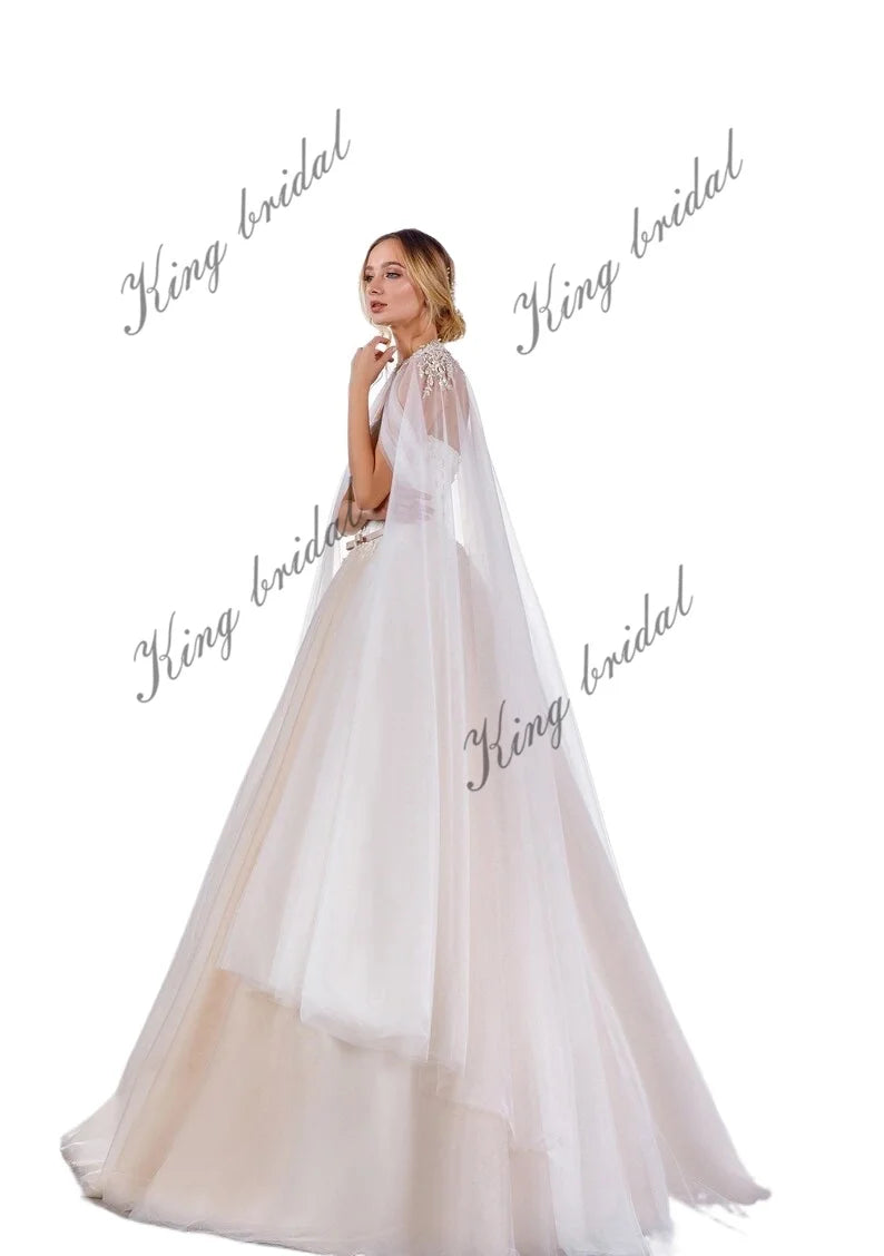 Perlenbesetztes Spitzen-Brautkleid mit Cape Tüll-Brautkleid Schulterfrei Brautkleid Individuelle Brautkleider Nude A-Linie Brautkleid 