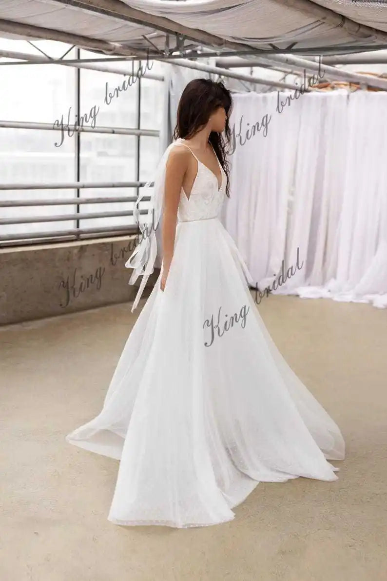 V neck spaghetti straps Engagement dress Simple wedding gown Tulle wedding dresses A line Elegant Backless wedding dress