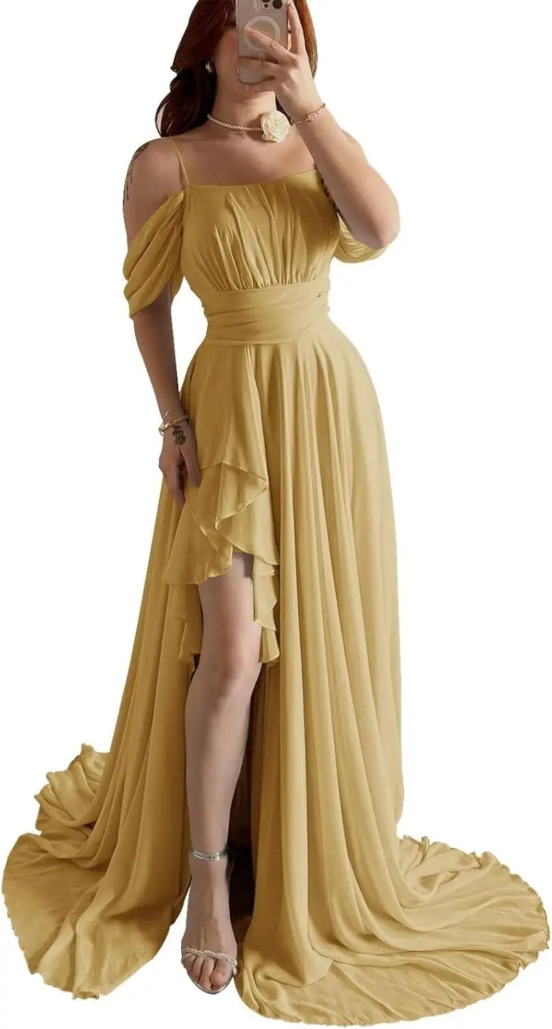 Elegantes schulterfreies Chiffon-Ballkleid für Brautjungfern mit Schlitz, lang, A-Linie, plissierte Rüschen, formelles Abendkleid für Damen 