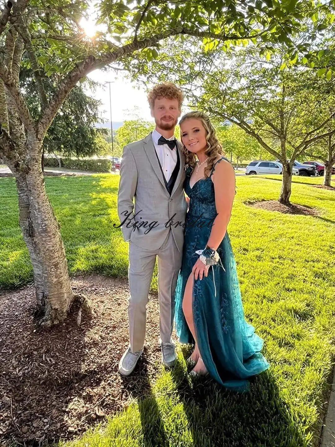 Lace Applique Tulle Prom Dresses for Women 2025 Spaghetti Straps Ball Gown Formal Evening Party Gown with Slit Wedding Party