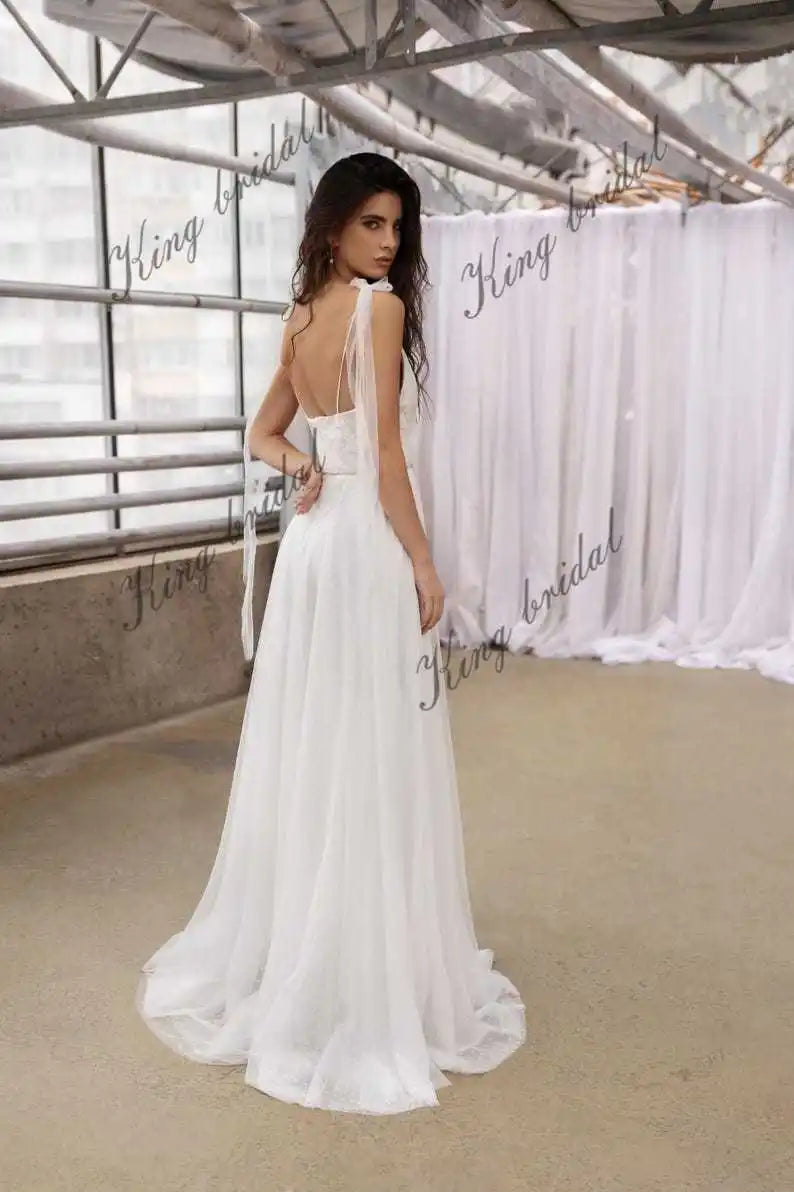 V neck spaghetti straps Engagement dress Simple wedding gown Tulle wedding dresses A line Elegant Backless wedding dress