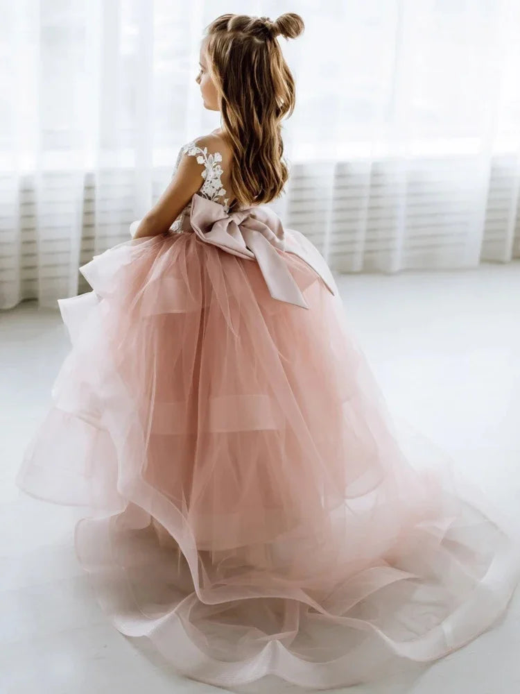 Vestido de princesa para banquete de cumpleaños, vestidos para niñas de flores, tul rosa polvoriento, apliques blancos escalonados con lazo, sin mangas para boda 