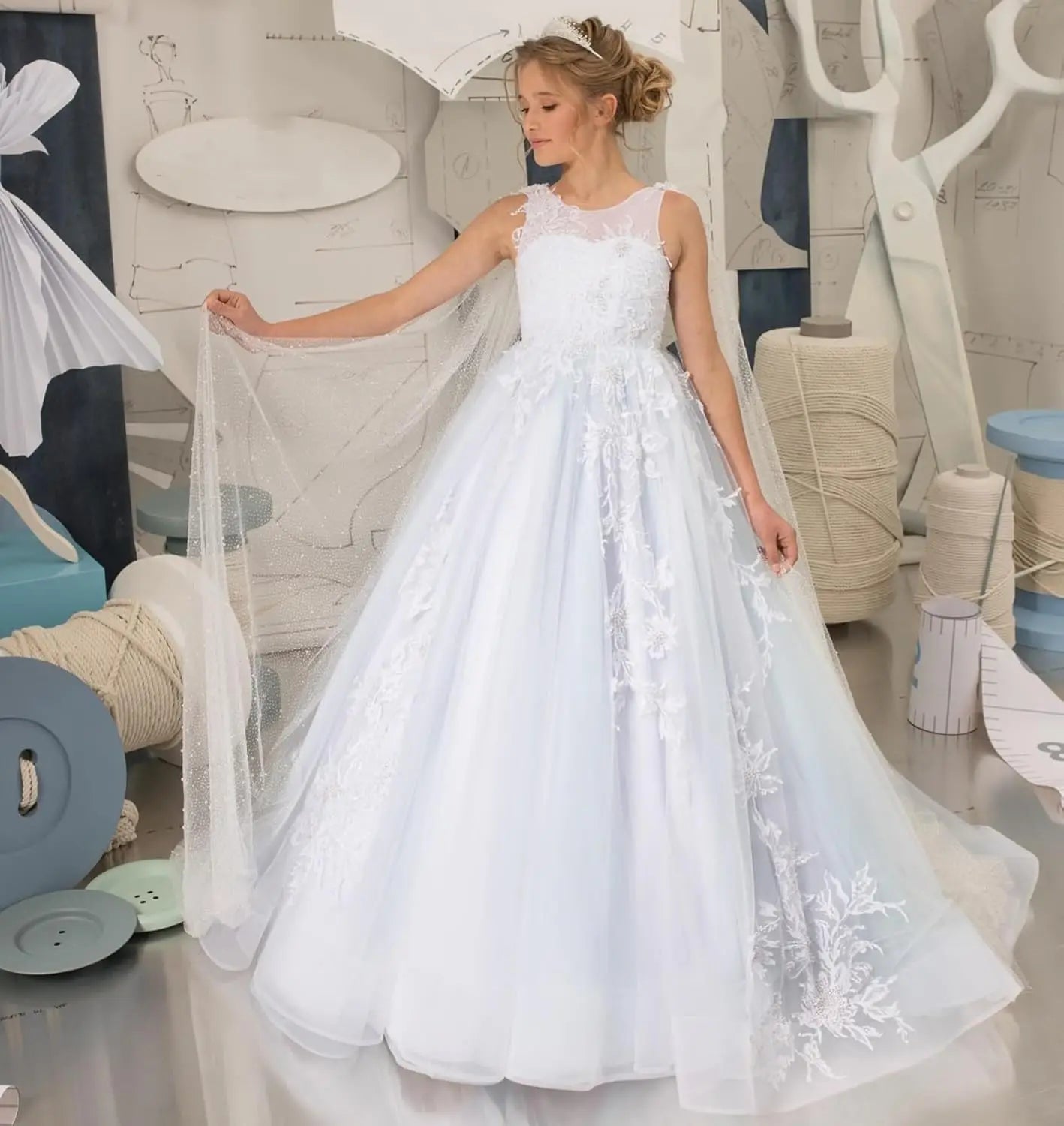Princess Dress Tulle Lace Flower Girl Dress for Wedding Applique Princess Pageant Dress Long Party Ball Gown with Cape Sleeves