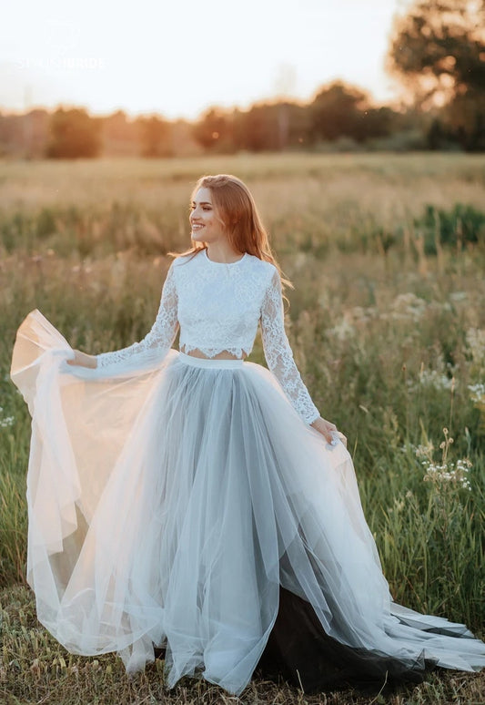 Schwarz-weißer Magic Ombre-Rock und rückenfreies Sophia Boho-Top. Neue Braut-Einzelteile von Stylishbrideaccs. Schwarz-weißes Brautkleid 