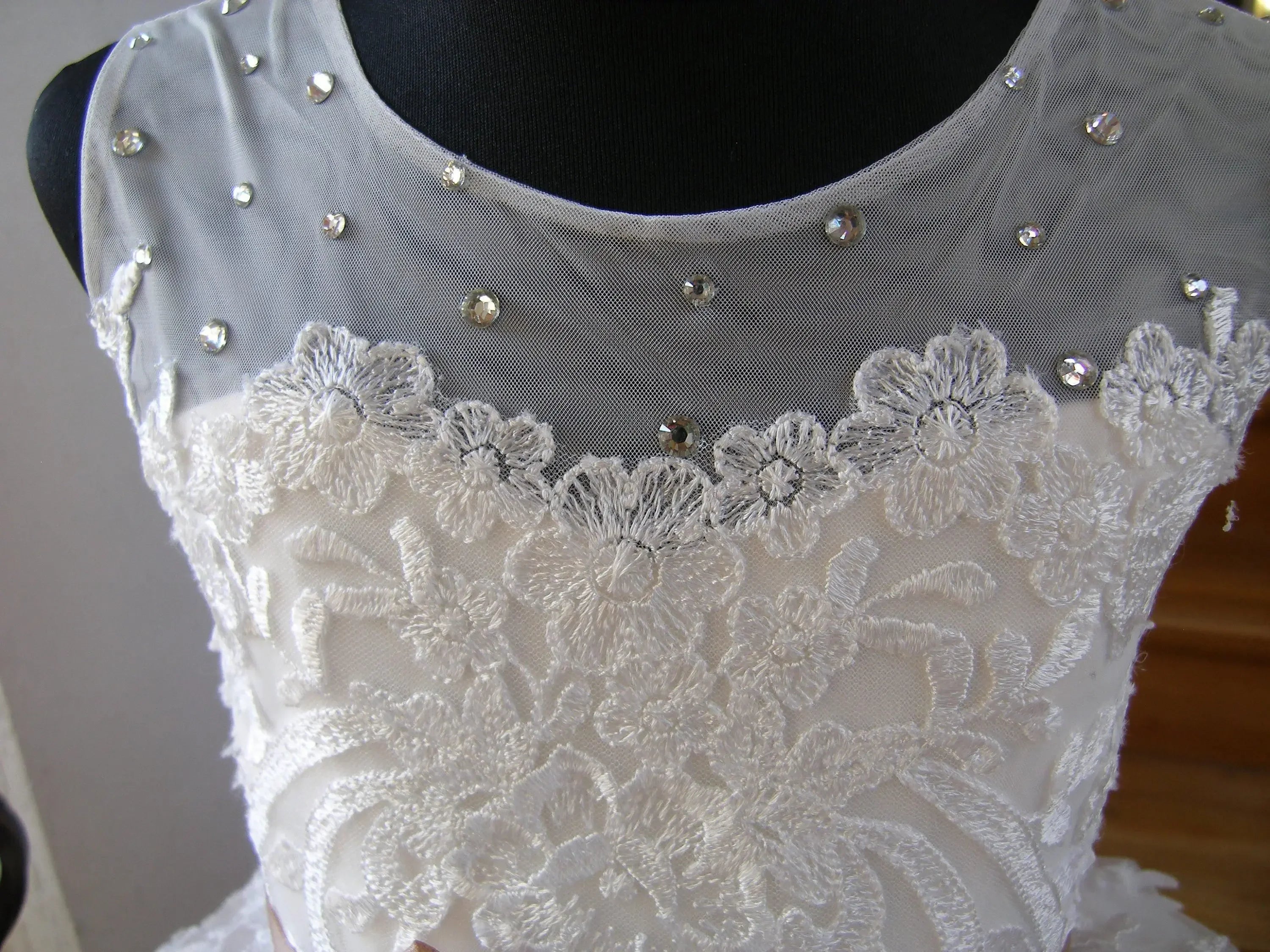 First Communion Gowns Elegant Flower Girl Dresses for Wedding Bow Lace Appliques Baby Girl Prom Gown for Photoshoot Princess