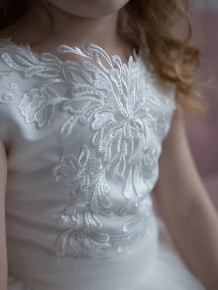 White Tulle Flory Appliques With Bow Sleeveless For Wedding Birthday Party Holy Communion Gowns Customized Flower Girl Dresses