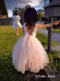 Vestido de princesa con tutú blanco marfil, rosa melocotón y encaje champán. Ideal para niñas de las flores, cumpleaños y fiestas. 