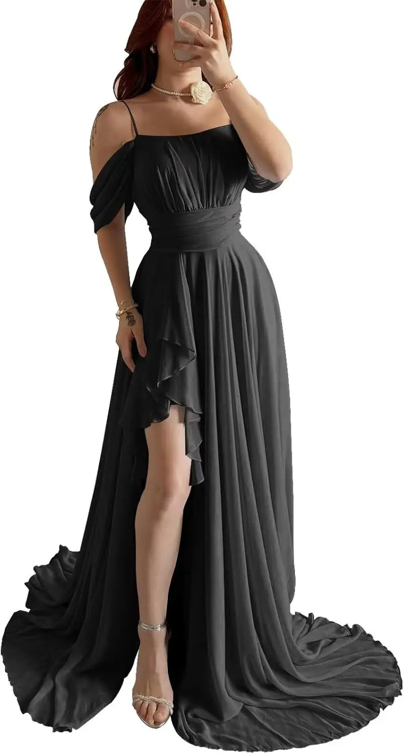 Elegantes schulterfreies Chiffon-Ballkleid für Brautjungfern mit Schlitz, lang, A-Linie, plissierte Rüschen, formelles Abendkleid für Damen 