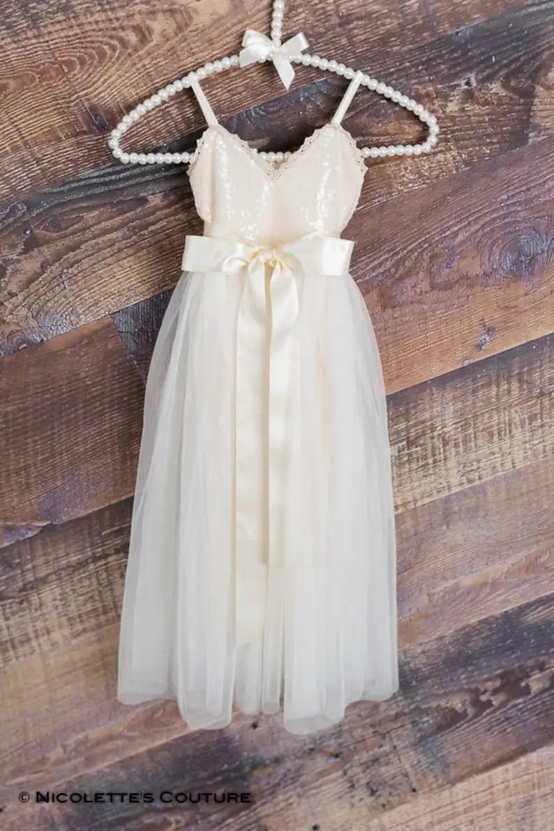 Romantisches Tüll-Blumenmädchenkleid, Elfenbeinfarbenes rustikales Boho-Chic-Babykleid, Mädchen-Partykleid, Hochzeitsprinzessin-Partykleid, Kinderkleid 