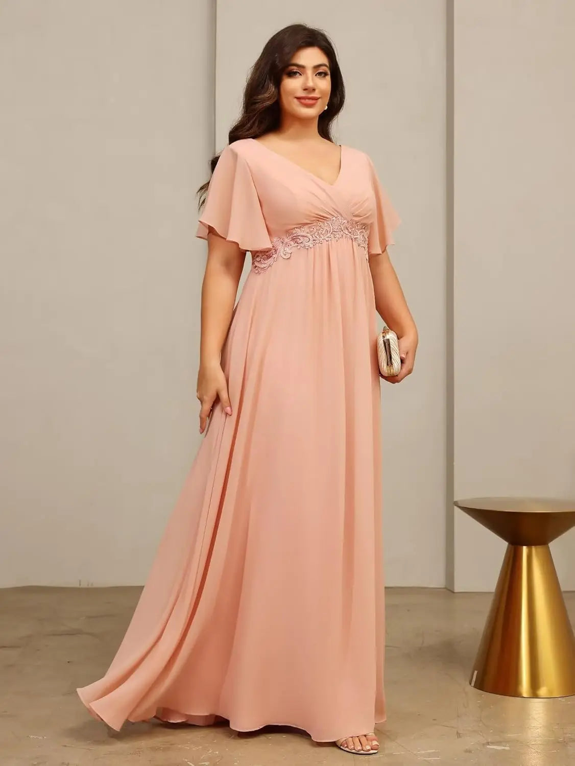 Plus Size Short Sleeves Mother of The Bride Dresses for Curvy Women V Neck Formal Dresses with Pockets Bridesmaid Dress Gowns