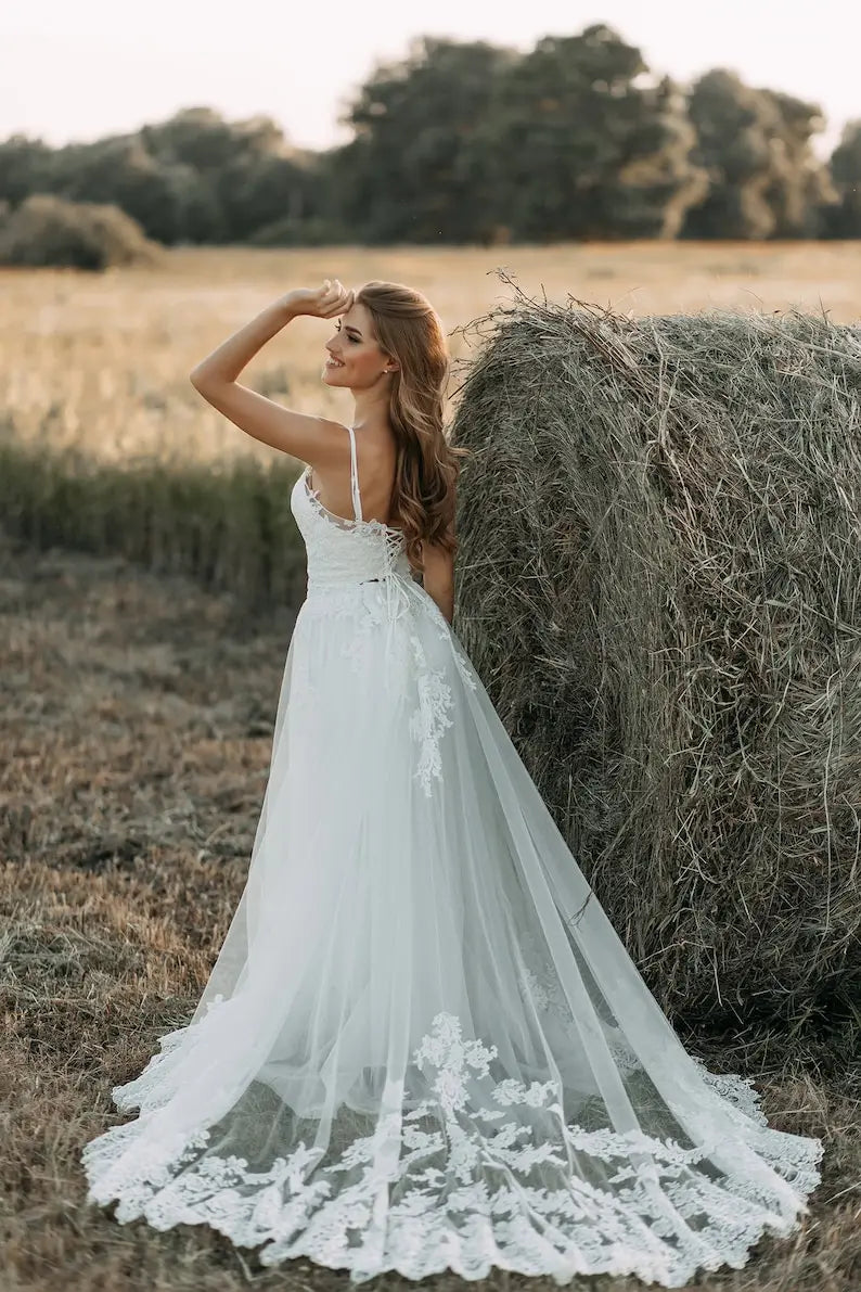 Falda Freya con increíble borde de crin de caballo, gran cola, vestido de novia de lujo hecho a mano con encaje, colección Stylishbrideacccs 