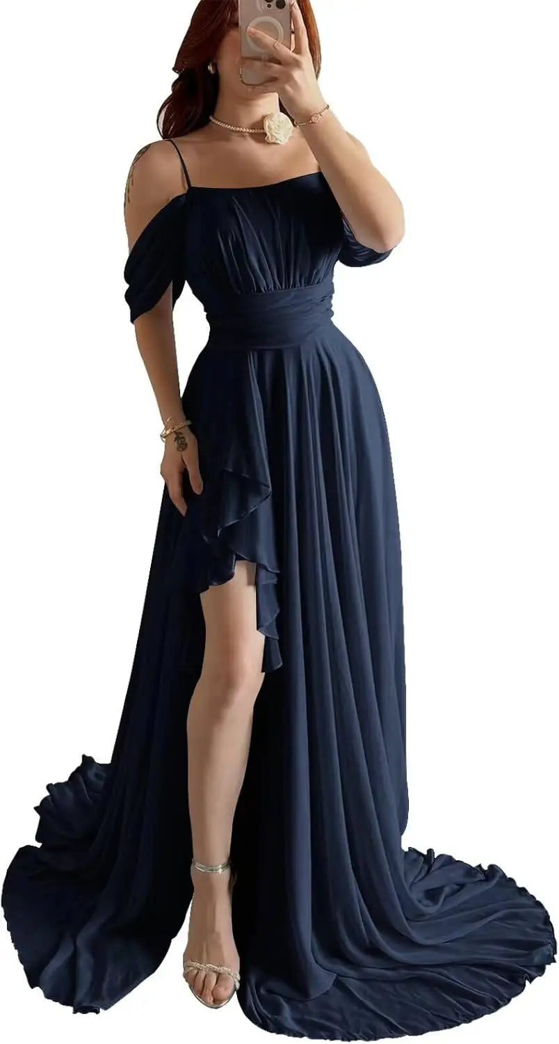 Elegantes schulterfreies Chiffon-Ballkleid für Brautjungfern mit Schlitz, lang, A-Linie, plissierte Rüschen, formelles Abendkleid für Damen 