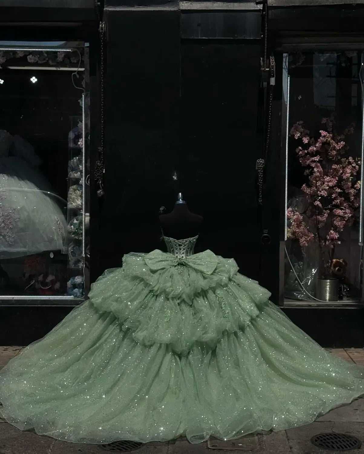 Puffy Tulle Quinceanera Dresses Ball Gown Strapless Long Sweet 16 Dress Sweetheart Sparkly Evening Gown ball gown dress