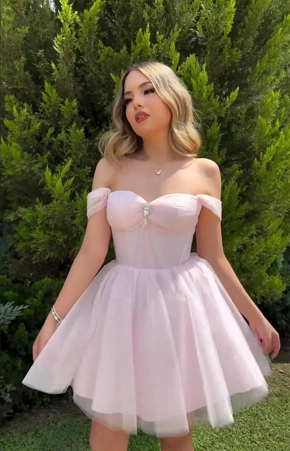 Vestidos de fiesta de tul brillante con hombros descubiertos, vestidos de fiesta cortos para adolescentes, vestido de cóctel de corte A con escote en forma de corazón y vuelo. 