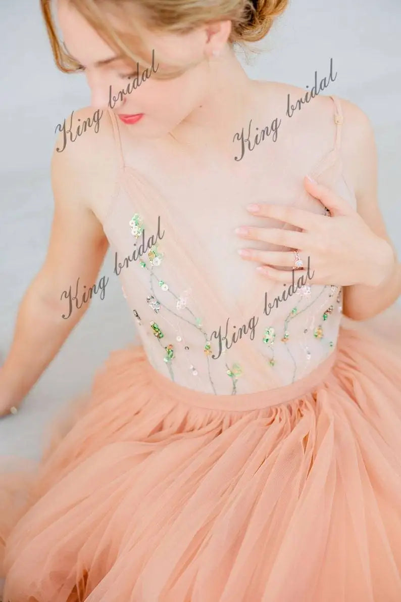 Volles A-Linien-Brautkleid, handbesticktes Tüll-Volant-Brautkleid mit V-Ausschnitt/transparentem Rücken, Brautkleid 