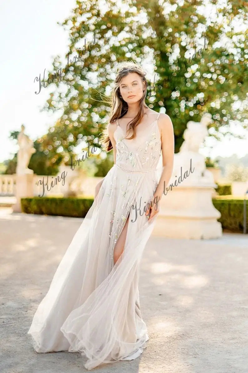 Brautkleid Boho mit Schlitz handbestickt ärmelloses Brautkleid offenes Rückenbrautkleid beiges Brautkleid 