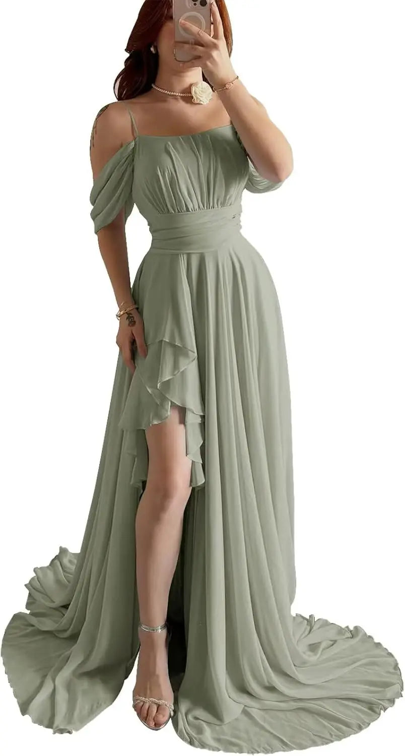 Elegantes schulterfreies Chiffon-Ballkleid für Brautjungfern mit Schlitz, lang, A-Linie, plissierte Rüschen, formelles Abendkleid für Damen 