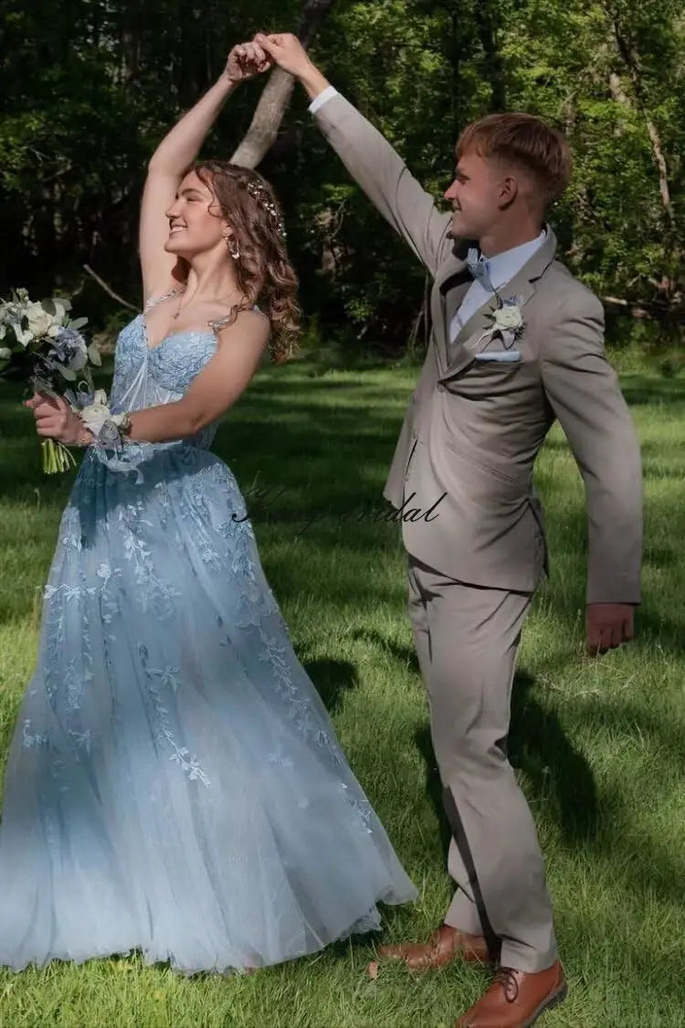 Lace Applique Tulle Prom Dresses for Women 2025 Spaghetti Straps Ball Gown Formal Evening Party Gown with Slit Wedding Party