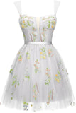 Vestidos cortos de fiesta para adolescentes con bordado de flores, tul, tirantes finos, largo hasta la rodilla, con margaritas y estampado floral. 