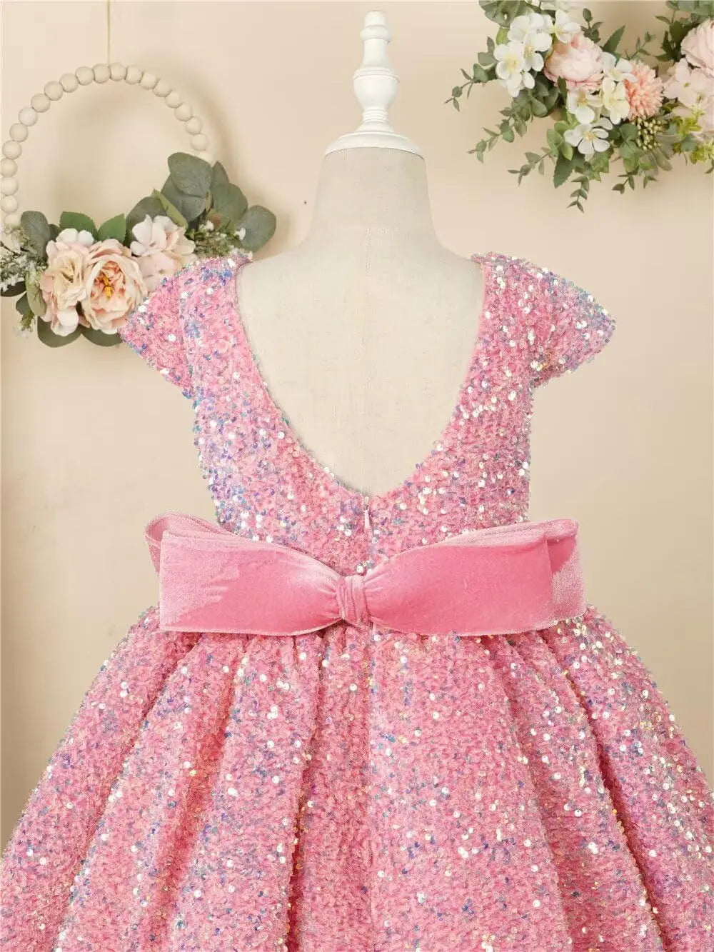 Tutu Festzugskleider Pailletten Blumenmädchenkleid Kurzes Prinzessinnenkleid Ballkleid Blumenmädchenkleider für Hochzeiten 
