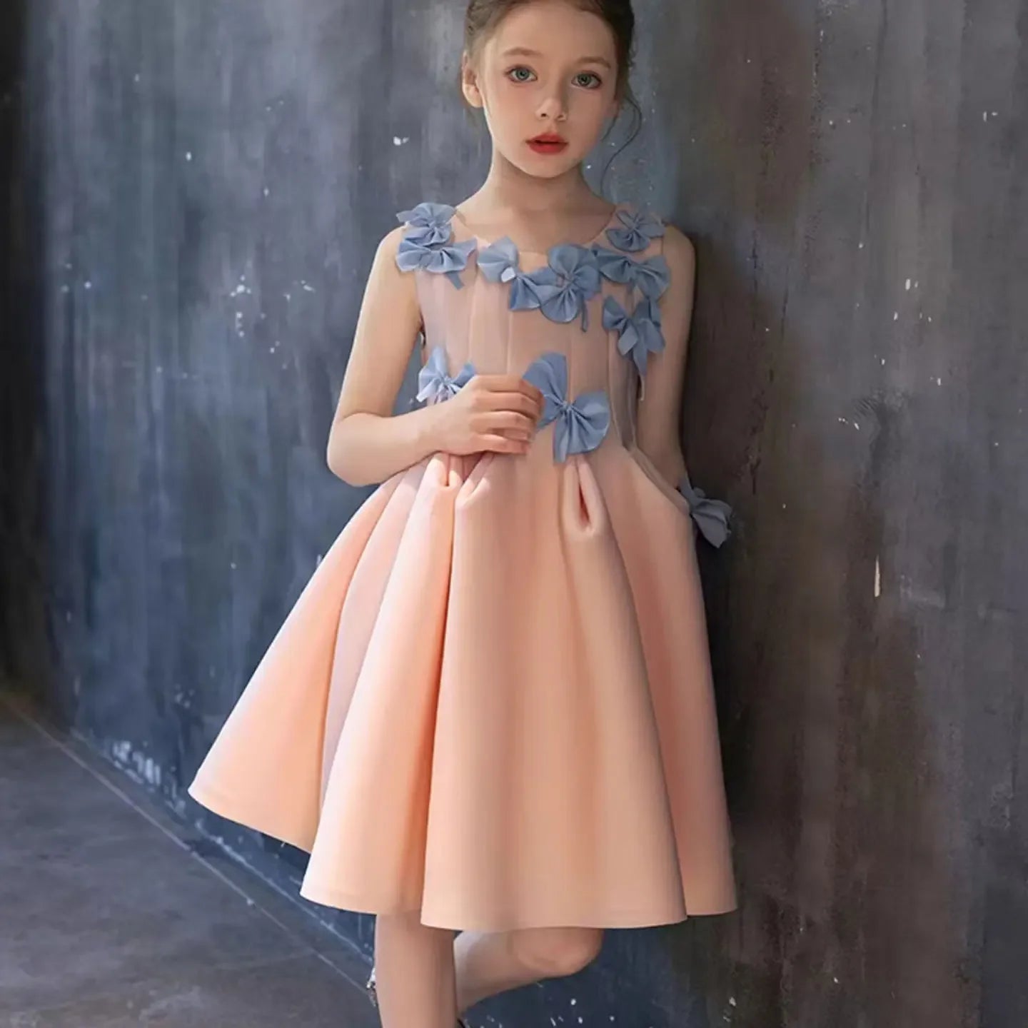 Mit Schleifen Satin Knielang Mädchen Kinder Geburtstagsfeier Erstkommunion Kleider Elegante Blumenmädchenkleider für Hochzeit 