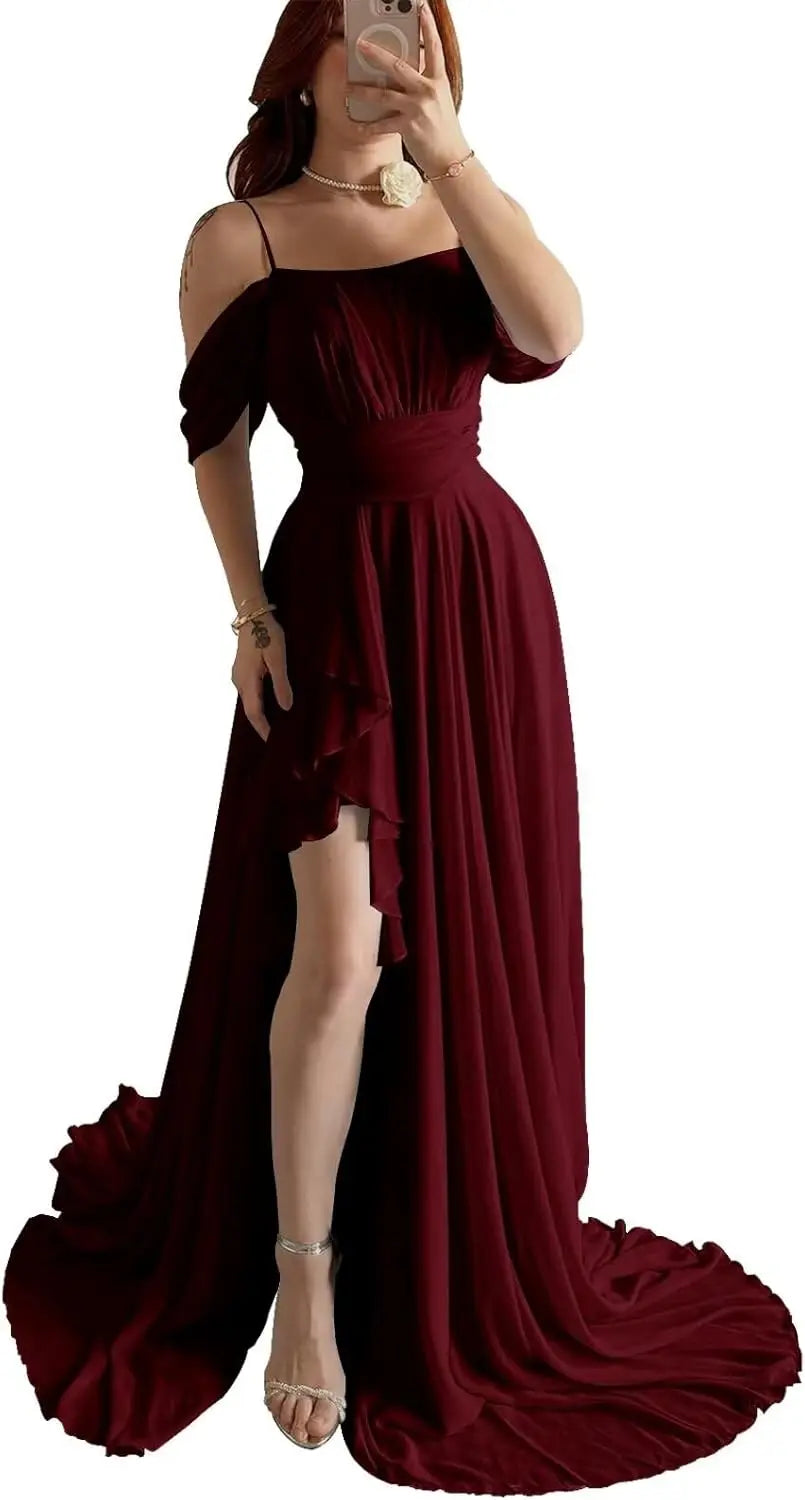 Elegantes schulterfreies Chiffon-Ballkleid für Brautjungfern mit Schlitz, lang, A-Linie, plissierte Rüschen, formelles Abendkleid für Damen 