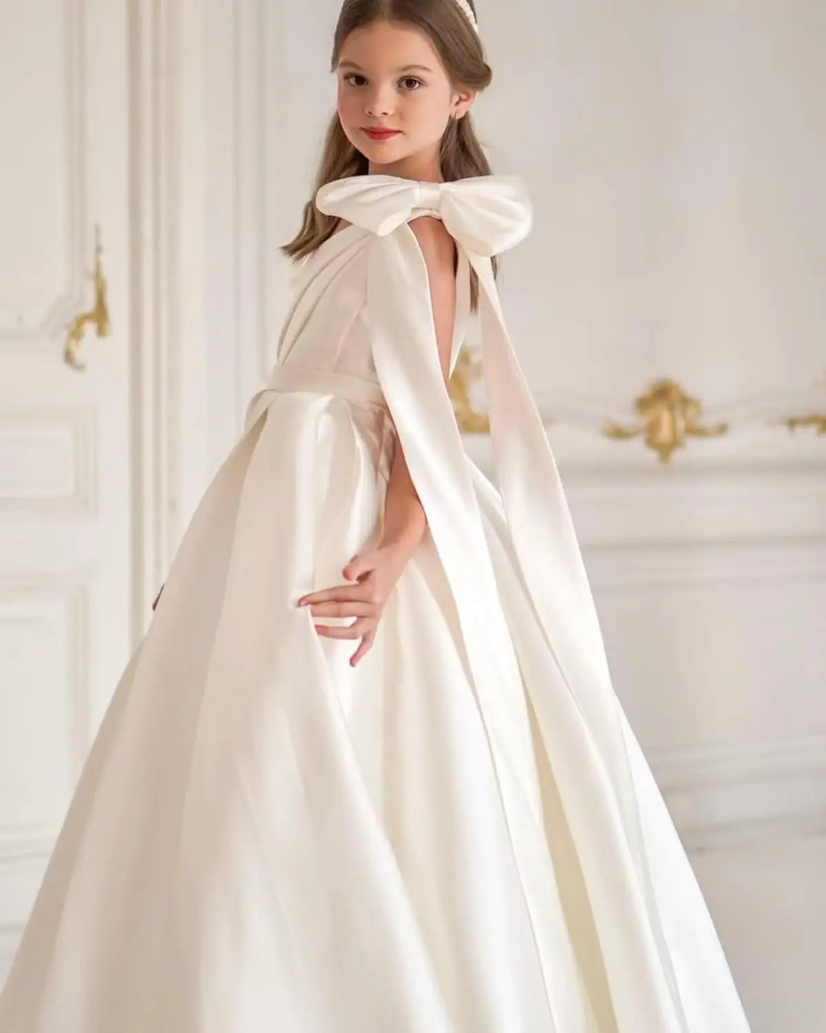 One-Shoulder-Satin-Blumenmädchenkleider, lange Festzugskleider für Mädchen, Ballkleid mit Schleife, Prinzessinnenkleid, Partykleider