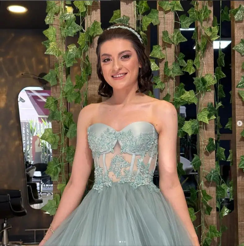 Custom Made Tulle Prom Dresses for Women 2025 Spaghetti Straps Ball Gowns Lace Applique Layered Quinceanera Dresses ball gown