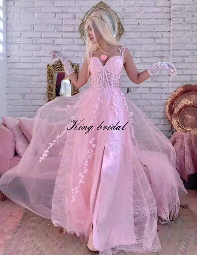 Lace Applique Tulle Prom Dresses for Women 2025 Spaghetti Straps Ball Gown Formal Evening Party Gown with Slit Wedding Party