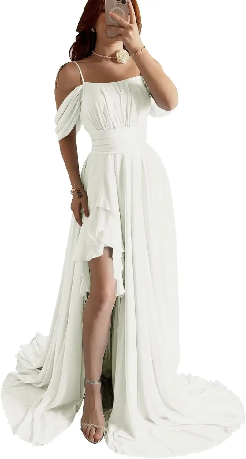 Elegantes schulterfreies Chiffon-Ballkleid für Brautjungfern mit Schlitz, lang, A-Linie, plissierte Rüschen, formelles Abendkleid für Damen 