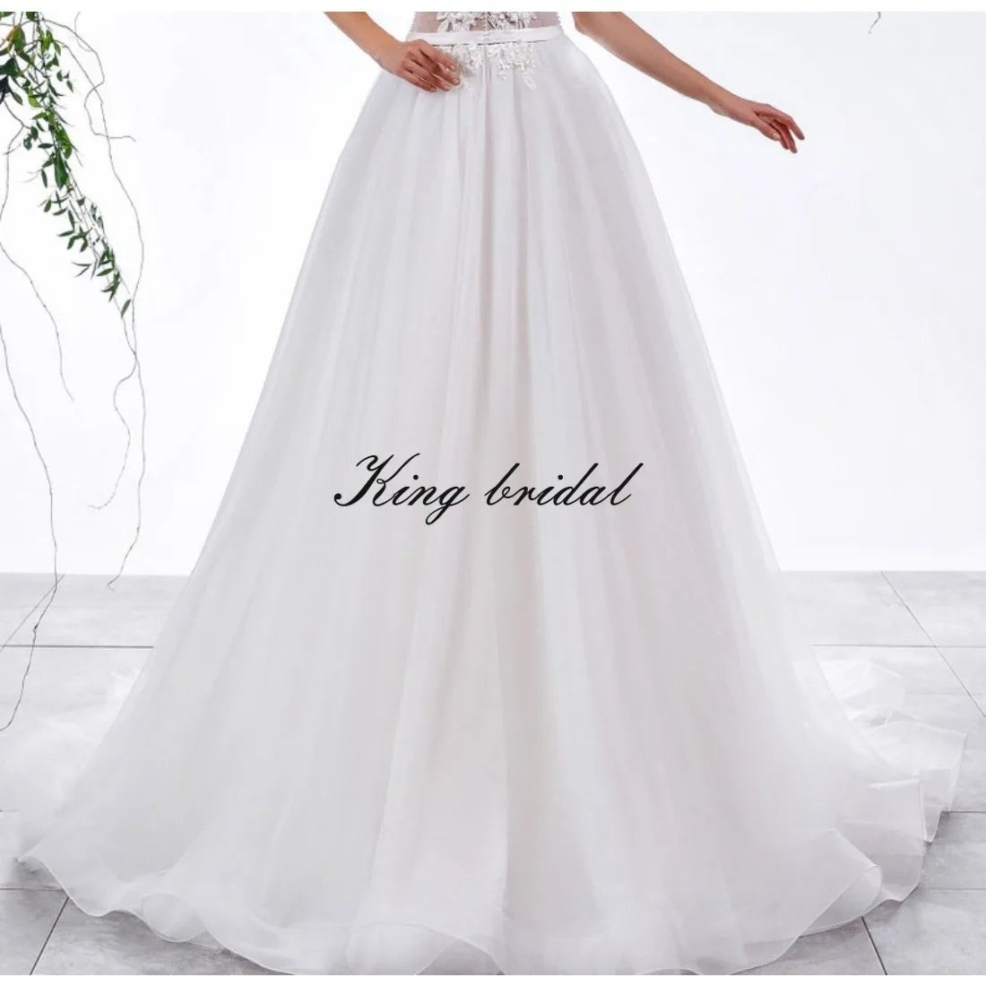 Vestido de novia de corte A con encaje floral, vestido de novia de tul, vestido de novia de espalda baja, bordado con cristales y perlas, vestido personalizado 