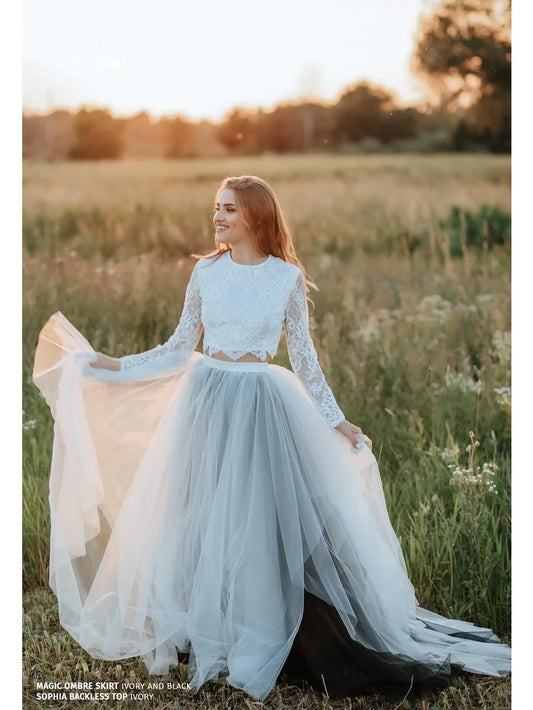 Schwarz-weißer Magic Ombre-Rock und rückenfreies Sophia Boho-Top. Neue Braut-Einzelteile von Stylishbrideaccs. Schwarz-weißes Brautkleid 
