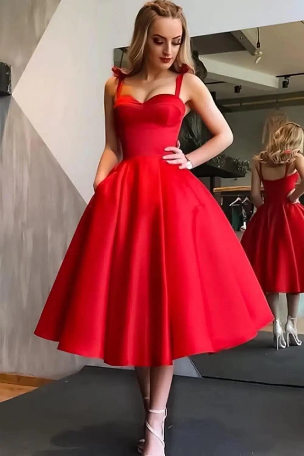 Damen Spaghettiträger Kurzes Satin Ballkleid Homecoming Kleid Sweetheart A-Linie Ballkleid Cocktailkleid mit Tasche 