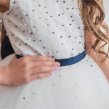 Weißes, marineblaues Blumenmädchenkleid, Geburtstagskleid, marineblaue Perlen, Tüllkleider, knöchellang, für Hochzeiten, Prinzessinnenkleider für Kleinkinder 