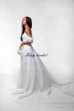 Maßgefertigtes Spitzenhochzeitskleid mit abnehmbarer Organza-Schleppe, schulterfrei, Spitzen-Chantilly-Hochzeitskleid, schlichtes Hochzeitskleid 