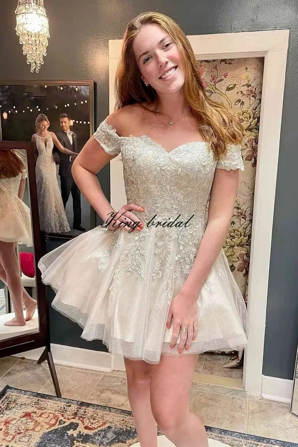 Hübsches kurzes Heimkehrkleid mit Spitzenapplikation für Teenager, glitzernder Tüll, schulterfrei, formelles Abschlussball-Cocktailkleid, Clubkleid 
