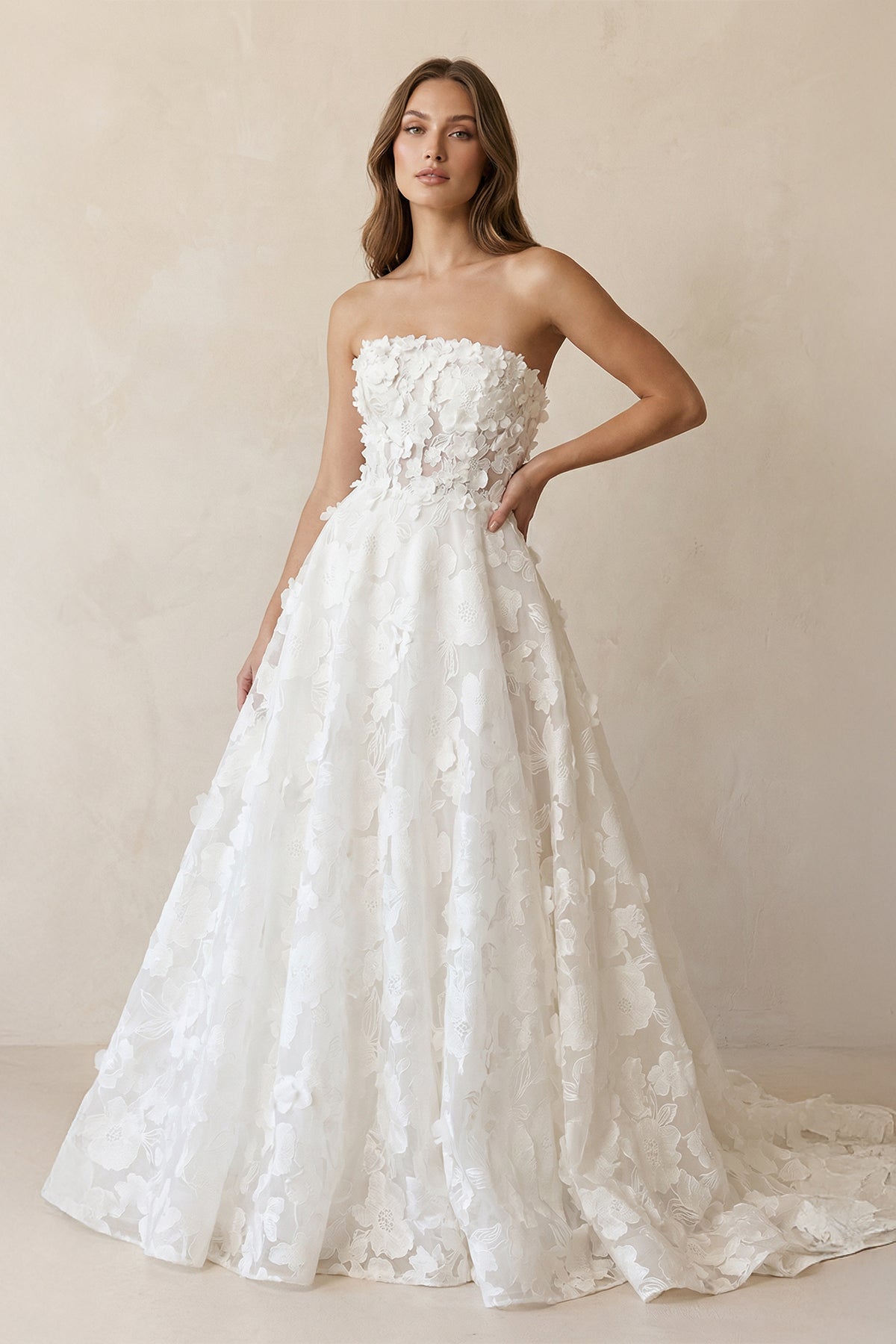 A-Line Strapless Floral Lace Wedding Dresses