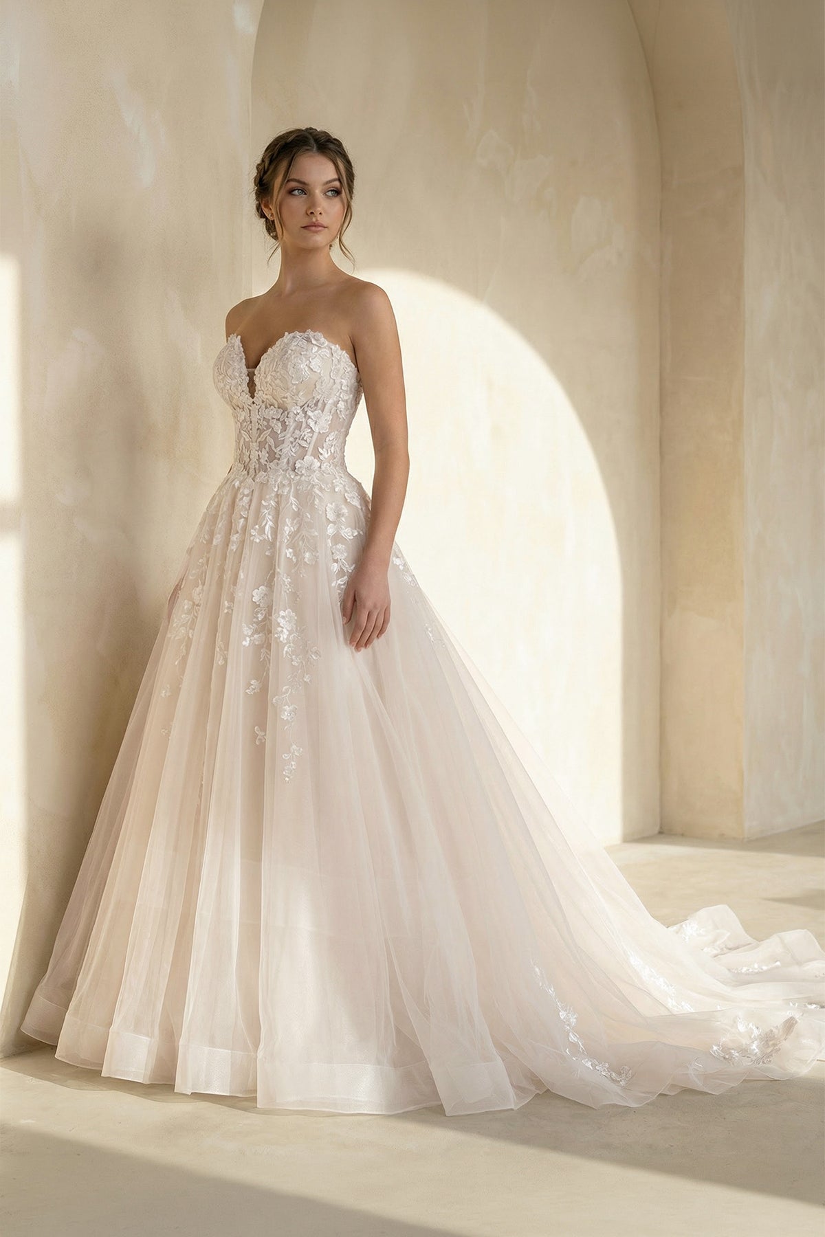 Ball Gown Sweetheart Tulle Wedding Dresses with Appliques
