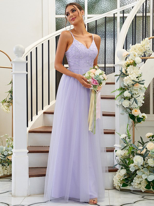 A-Linie/Princess-Linie Tüll Applikationen V-Ausschnitt Ärmellos Bodenlang Brautjungfernkleider Kleid für Hochzeitsgäste