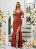 Etui-Linie/Spalte Chiffon Geraffte Schulterfreie Ärmellose Bodenlange Brautjungfernkleider Formelles Abendkleid