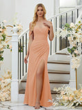 Etui-Linie/Spalte Chiffon Geraffte Schulterfreie Ärmellose Bodenlange Brautjungfernkleider Formelles Abendkleid