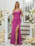 Etui-Linie/Spalte Chiffon Geraffte Schulterfreie Ärmellose Bodenlange Brautjungfernkleider Formelles Abendkleid