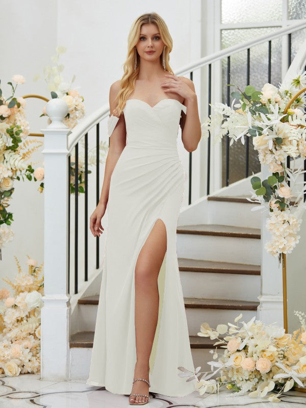 Etui-Linie/Spalte Chiffon Geraffte Schulterfreie Ärmellose Bodenlange Brautjungfernkleider Formelles Abendkleid