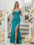 Etui-Linie/Spalte Chiffon Geraffte Schulterfreie Ärmellose Bodenlange Brautjungfernkleider Formelles Abendkleid