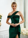 Sheath/Column Velvet Ruched Sleeveless Floor-Length Bridesmaid Dresses Formal Evening Dress