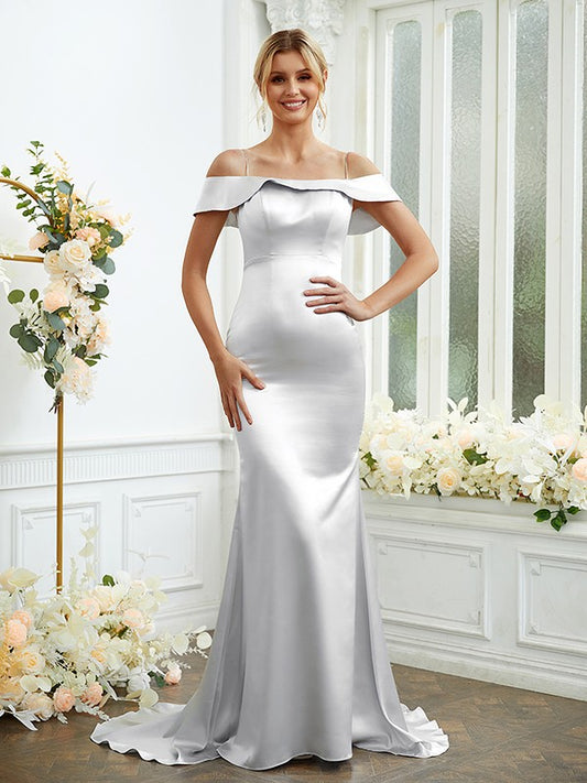 Vestidos de dama de honor con corte tubo/columna, satén tipo seda, tirantes finos, sin mangas, cola larga