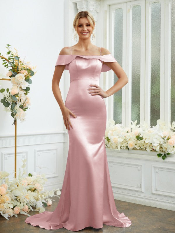 Vestidos de dama de honor con corte tubo/columna, satén tipo seda, tirantes finos, sin mangas, cola larga