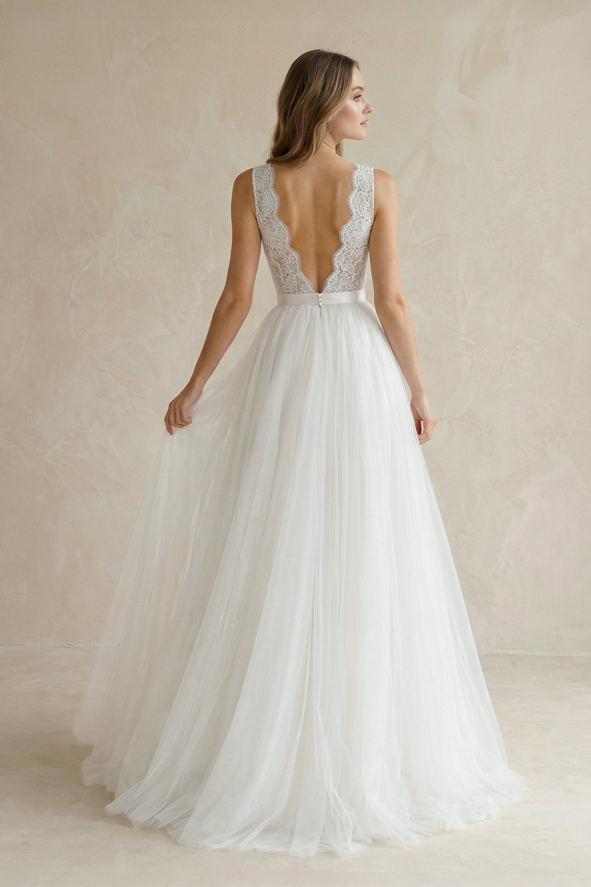 Rustic Boho Elegant A Line Tulle Lace V-neck Open Back Floor Length Sleeveless Wedding Dress