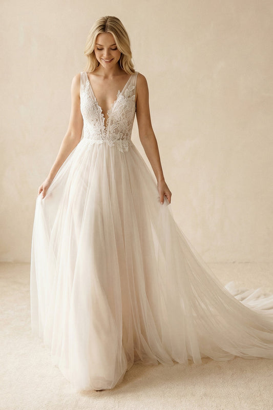 Deep V-Neck Tulle A-Line Appliqued Wedding Dress in Ivory